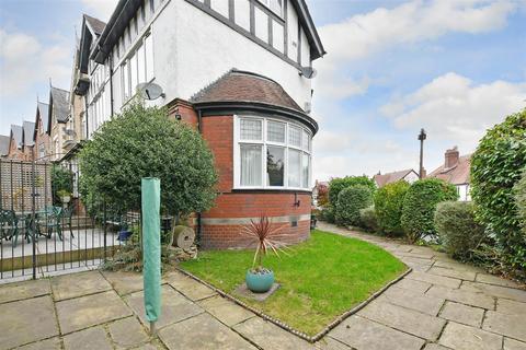 6 bed property, in 158 Psalter Lane, £725,000