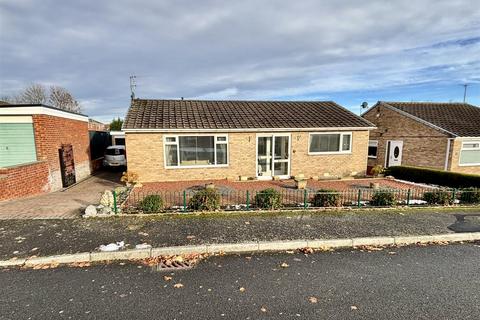 2 bed property, in Winchester Drive, £249,950