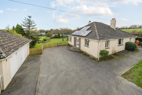 3 bed property, in Long Lane, £540,000