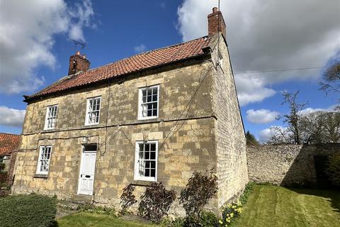 4 bed property, in Aislaby, £495,000