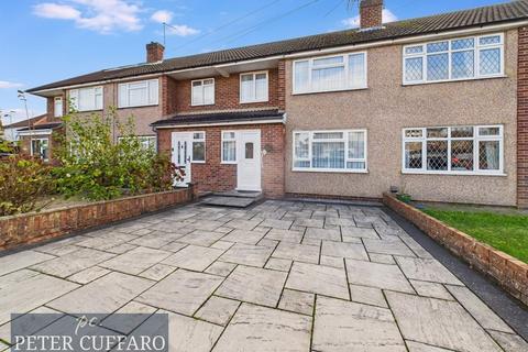 3 bed property, in Thurgood Road, £450,000