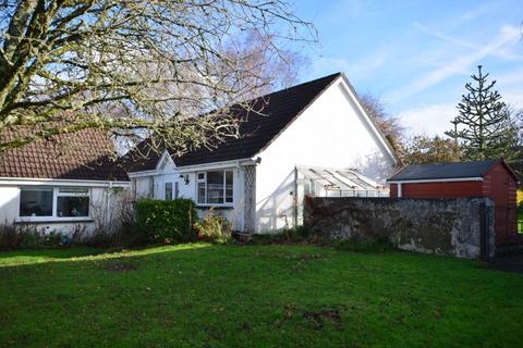 3 bed property, in 24 Lamb Park, £300,000
