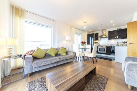 2 bed property, in City Peninsula, £425,000