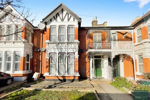 4 bed property, in Ranelagh Gardens, £720,000