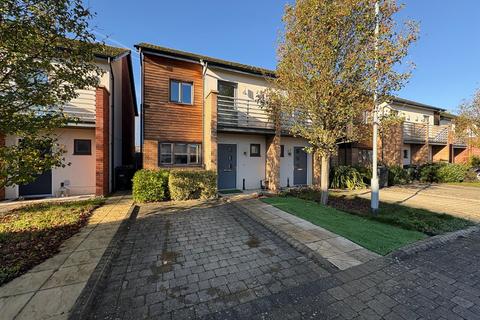 2 bed property, in Hawksbill Way, £245,000