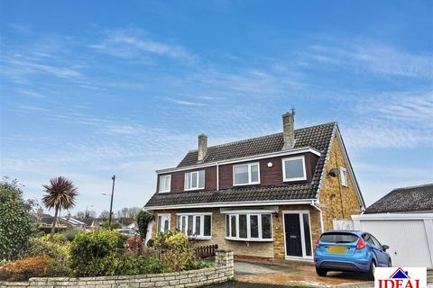 3 bed property, in Worsley Place, £215,000