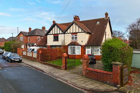 4 bed property, in Grange Road, £365,000