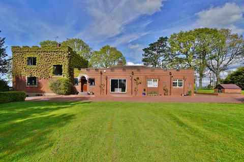 4 bed property, in Long Itchington Road, £1,600,000