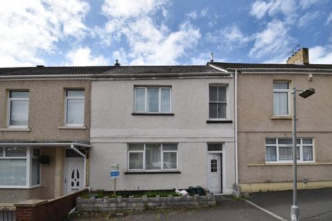 5 bed property, in Port Tennant Road, £199,950