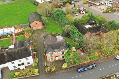4 bed property, in Stone Road, £799,999