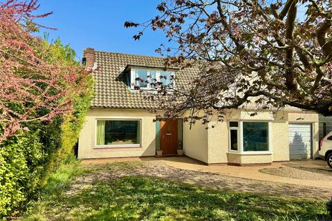 4 bed property, in Brook Avenue North, £600,000