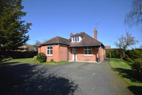 3 bed property, in Saltash, £490,000