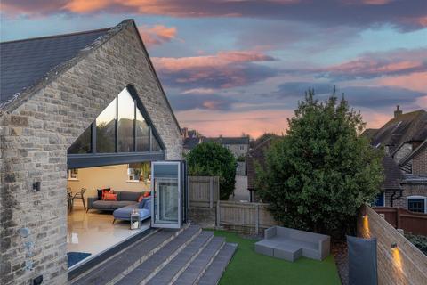 4 bed property, in Weymouth, £685,000