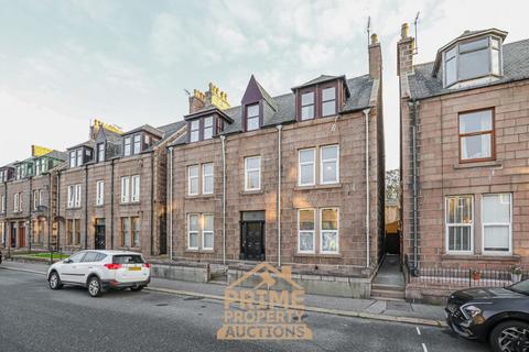 2 bed property, in 48 Prince Street, £69,000