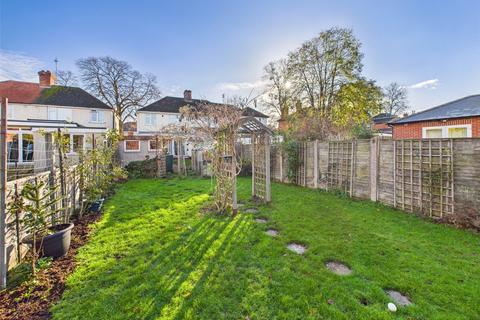 3 bed property, in Gloucester Road, £350,000