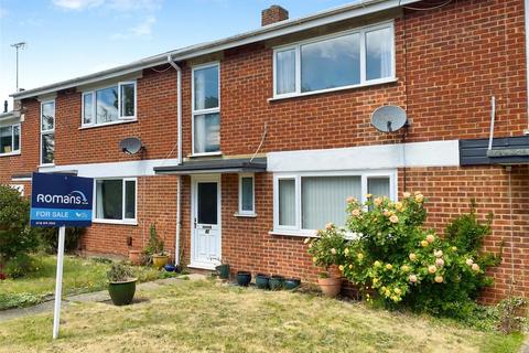 3 bed property, in Ormonde Road, £425,000