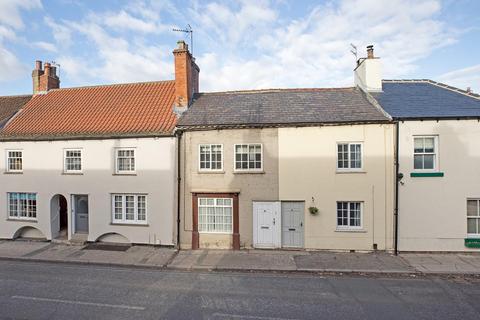 2 bed property, in Briggate, £180,000