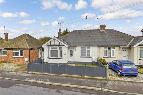 2 bed property, in Cobblers Bridge Road, £250,000