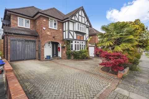 5 bed property, in Amery Road, £1,250,000