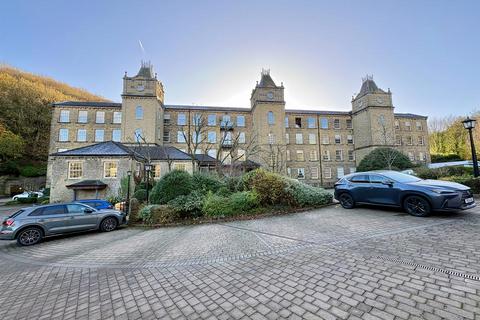 2 bed property, in Barkisland Mill, £210,000