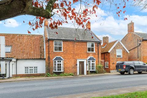 4 bed property, in The Street, £375,000