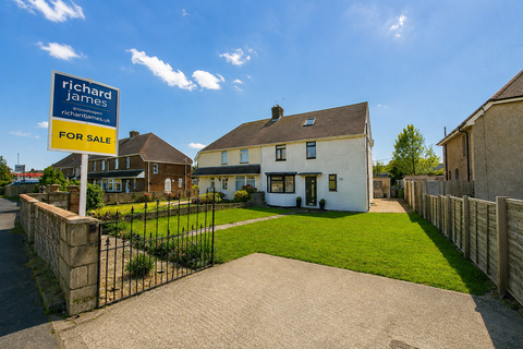 4 bed property, in Ermin Street, £400,000
