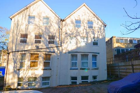 2 bed property, in 5 Glen Fern Road, £129,995