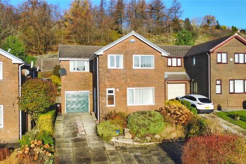 4 bed property, in Fernhill Crescent, £265,000