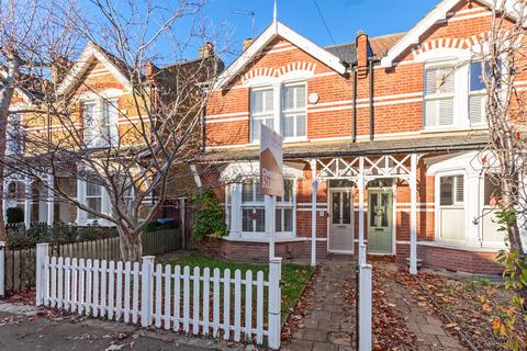 4 bed property, in Stanhope Road, £800,000