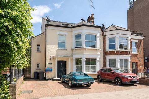 6 bed property, in High Road, £1,950,000