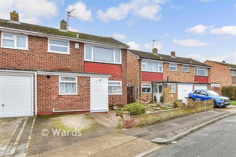 3 bed property, in Harptree Drive, £250,000