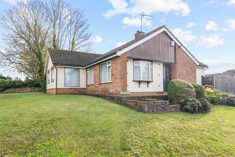 3 bed property, in Gilders, £575,000