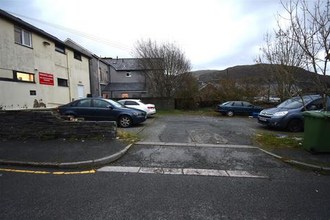 Land, in Blaenau Ffestiniog, £50,000