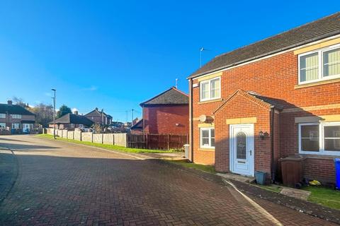 2 bed property, in Greengate Court, £105,000