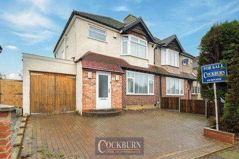 4 bed property, in Beaconsfield Road, £600,000