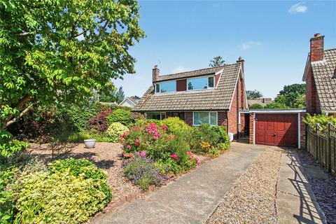 4 bed property, in Rosebery Avenue, £280,000