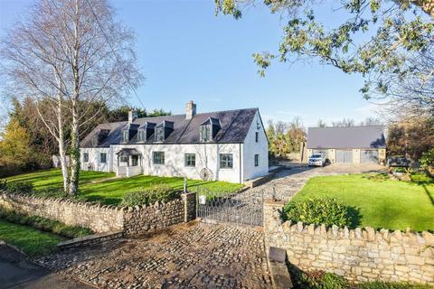 5 bed property, in Ty Uchaf, £875,000