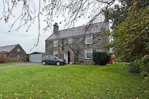 4 bed property, in Bontnewydd, £375,000