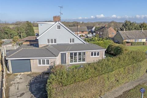 3 bed property, in Birch Lane, £600,000