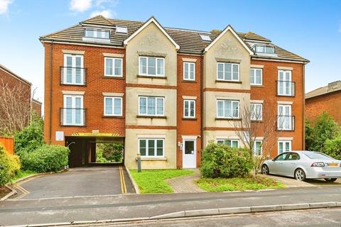 2 bed property, in Rivendale Court, £175,000