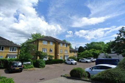 2 bed property, in London SE13, £240,000