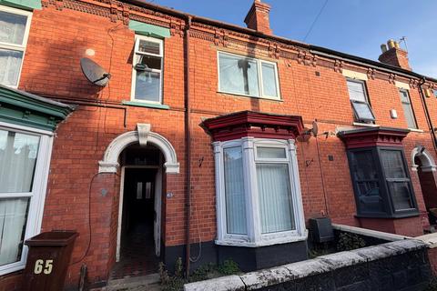 3 bed property, in Foster Street, £140,000