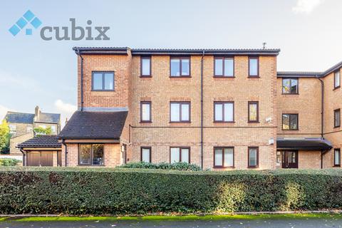 1 bed property, in John Maurice Close, £295,000