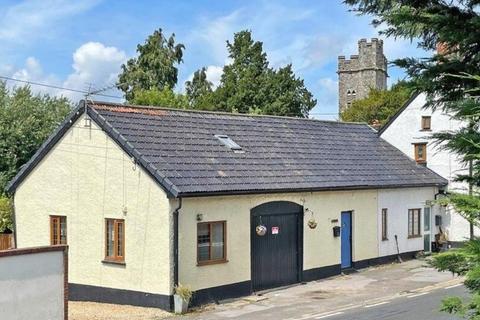 3 bed property, in Genestic House, £240,000