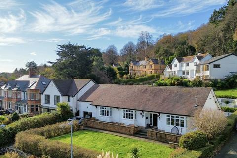 4 bed property, in Victoria Park, £499,950