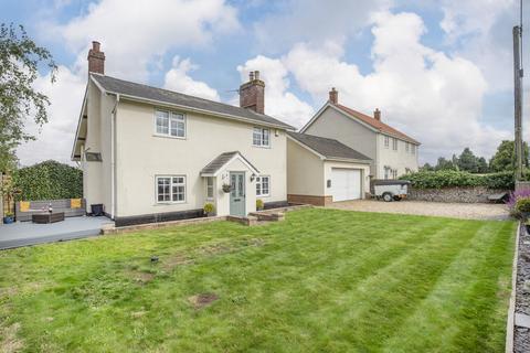 3 bed property, in Station Road, £325,000