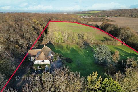 5 bed property, in Denstroude Lane, £1,350,000