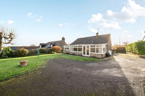 3 bed property, in Behind Hayes Lane, £340,000