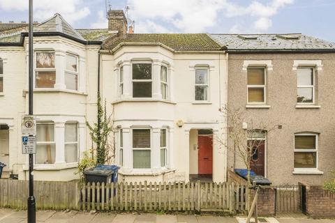 1 bed property, in Conolly Road, £275,000