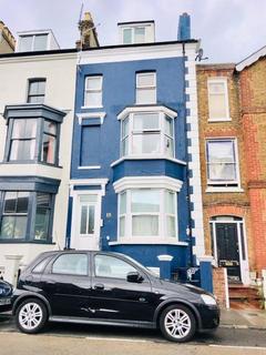 5 bed property, in Grange Road, £475,000